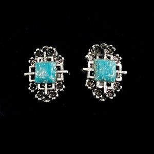 Vintage Silver Tone and Turquoise Clip on Earrings